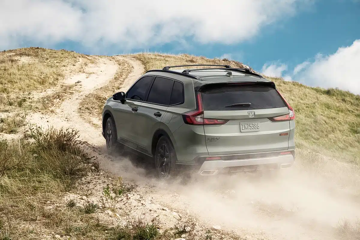 2026 Nissan Rogue vs Honda CR-V 6