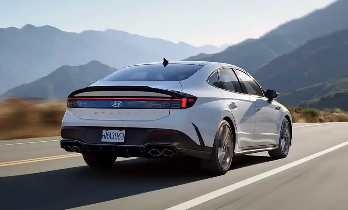 2026 Toyota Camry vs Hyundai Sonata 2
