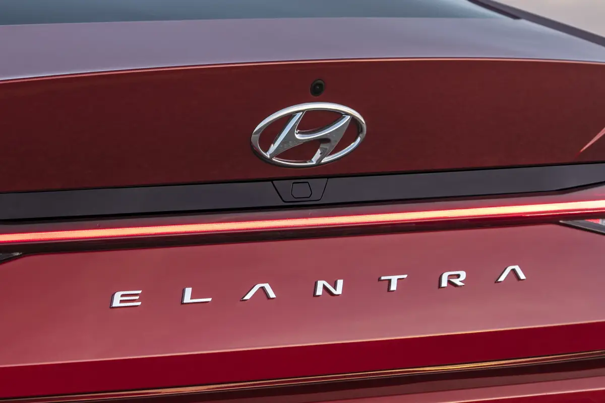 Hyundai Elantra trunk