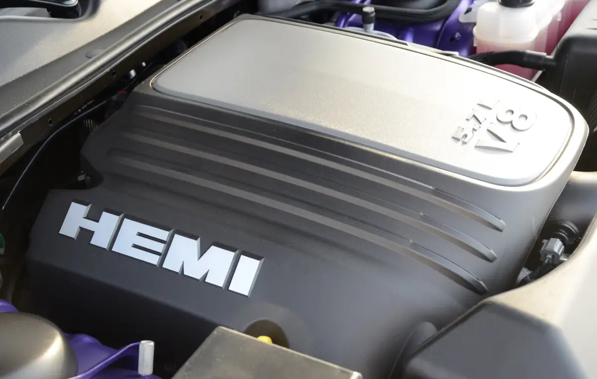 Dodge Charger R/T Hemi engine