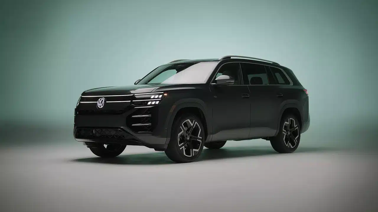Front three-quarter view of the 2027 Volkswagen Atlas
