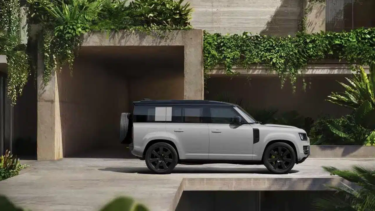 2027 Defender 110 Vertex side profile