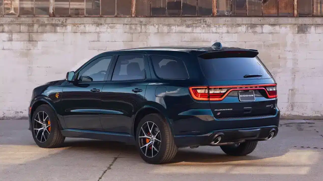 Rear three-quarter view of the 2027 Dodge Durango SRT Hellcat