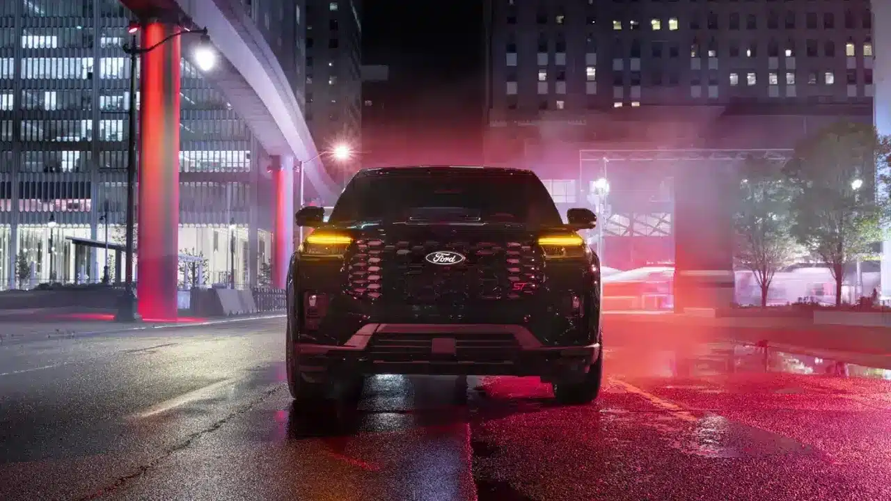 Front view of the 2027 Ford Explorer ST Sinister