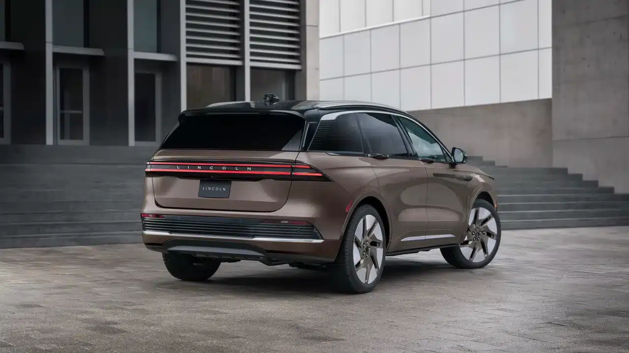 2027 Lincoln Nautilus Black Label rear exterior and revised taillamps