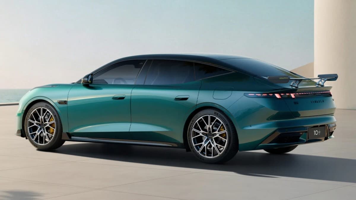 Lynk & Co 10