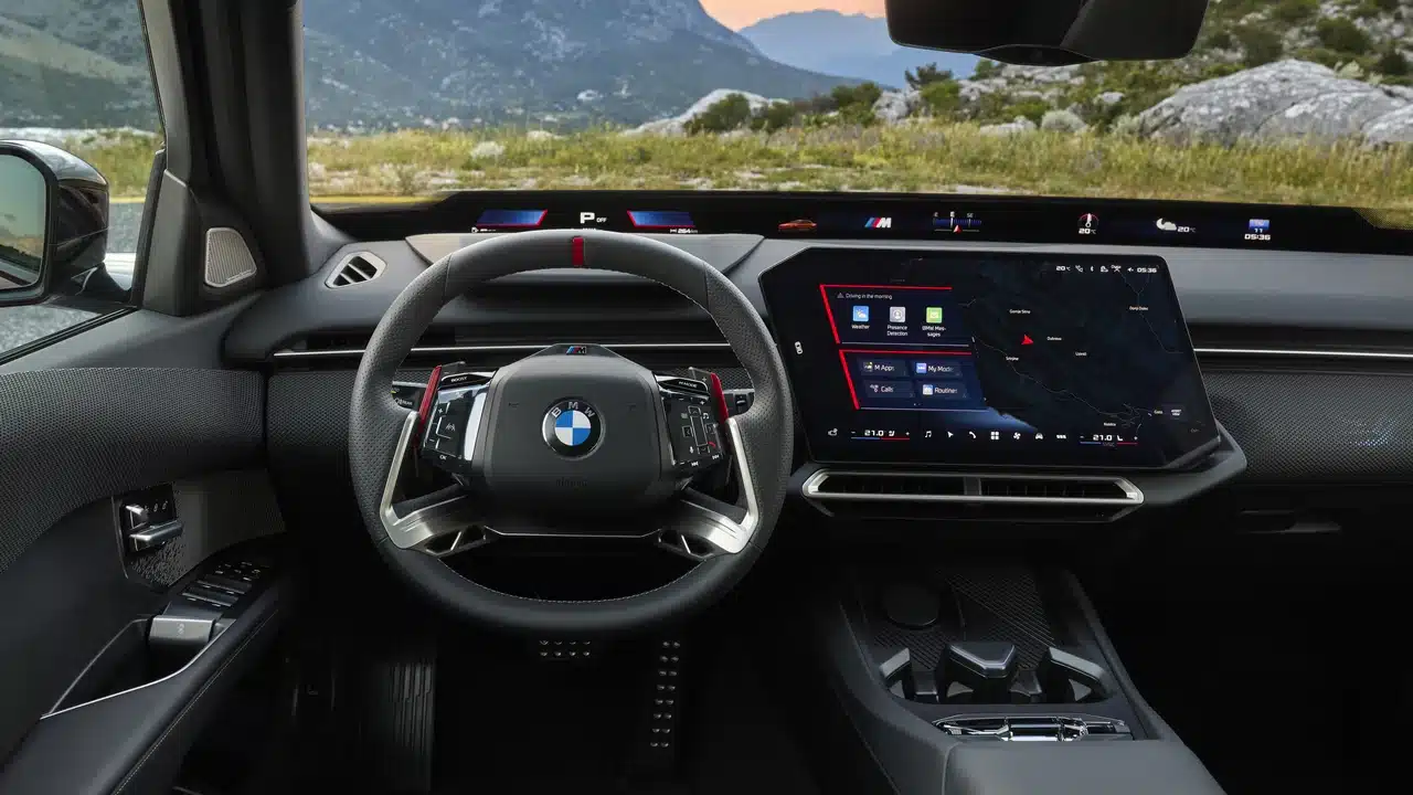 BMW M350 xDrive cabin with Panoramic Vision and central touchscreen