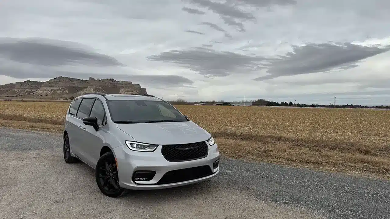 Silver Chrysler Pacifica Limited with black S Appearance Package accents