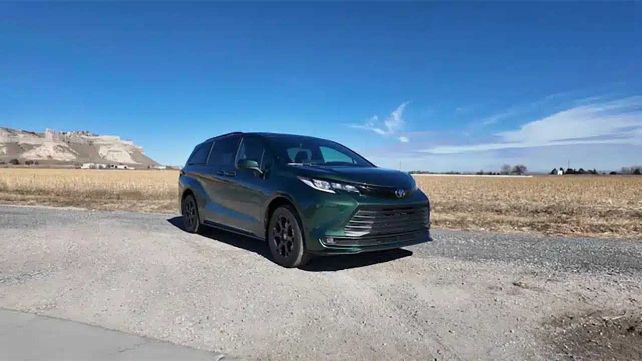 Cypress green Toyota Sienna Woodland parked near Nebraska bluffs