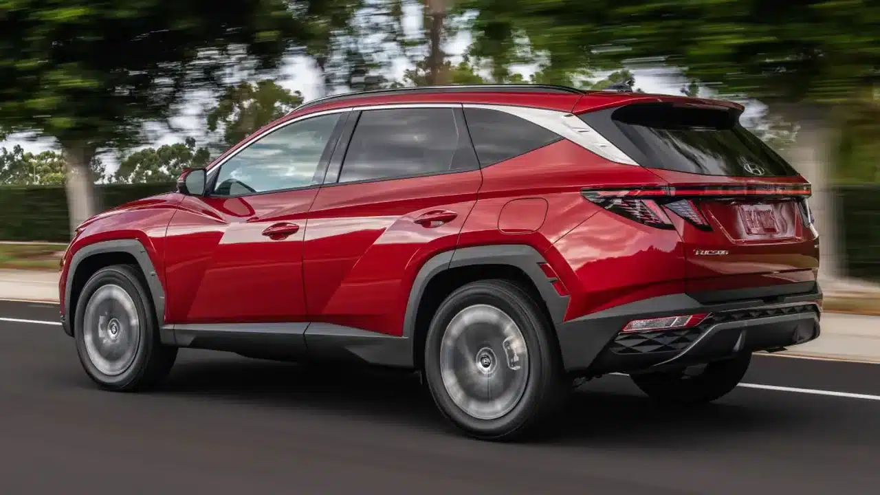 2024 Hyundai Tucson rear three-quarter view