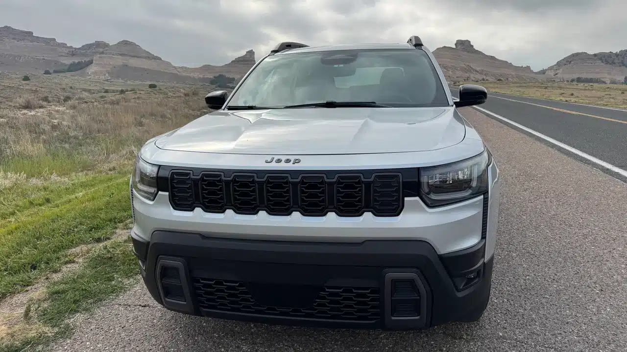 Front view of a 2026 Jeep Cherokee Limited