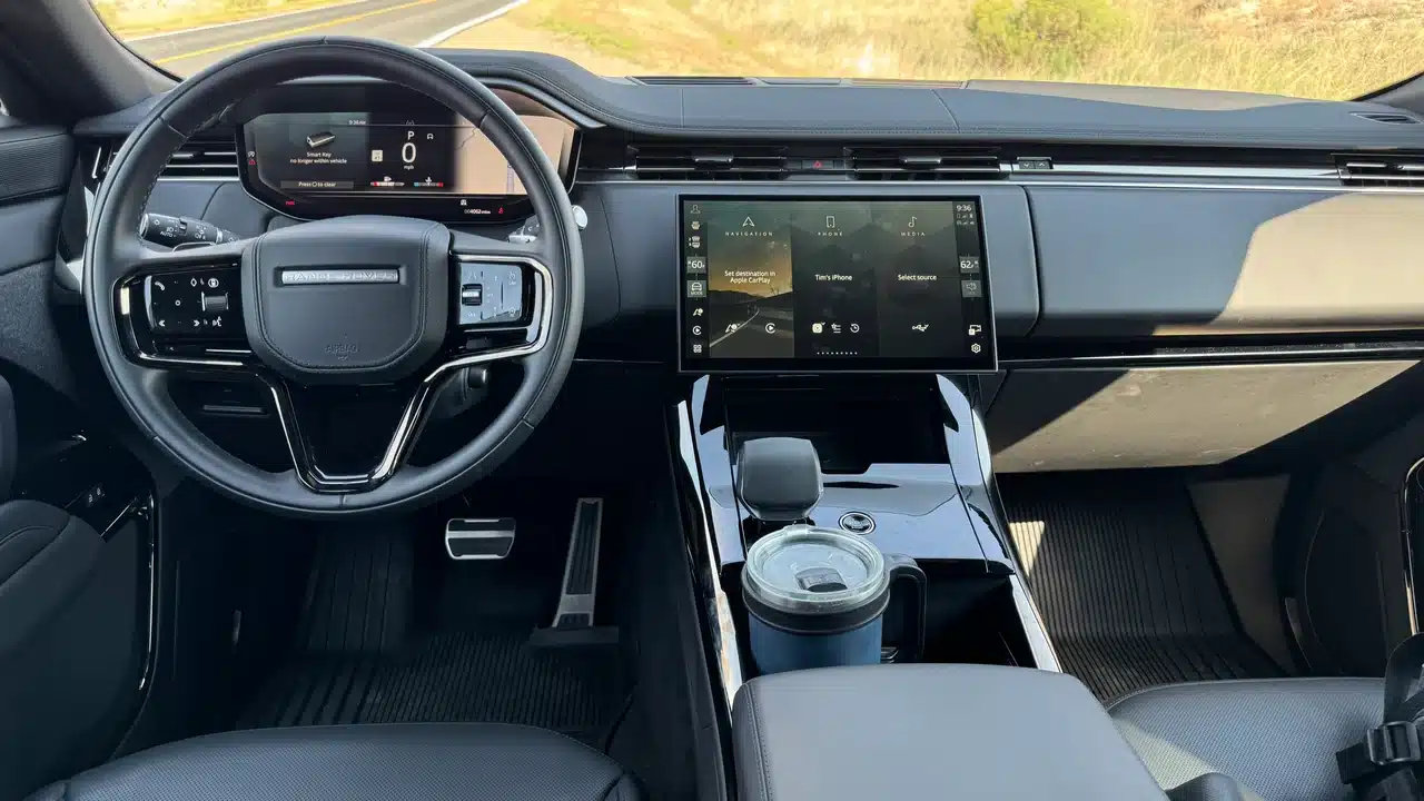 Range Rover Sport dashboard and front cabin