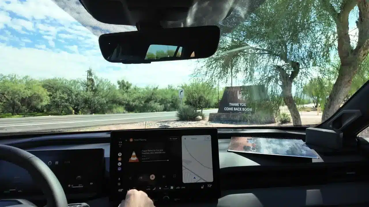 RAV4 multimedia screen during audio comparison