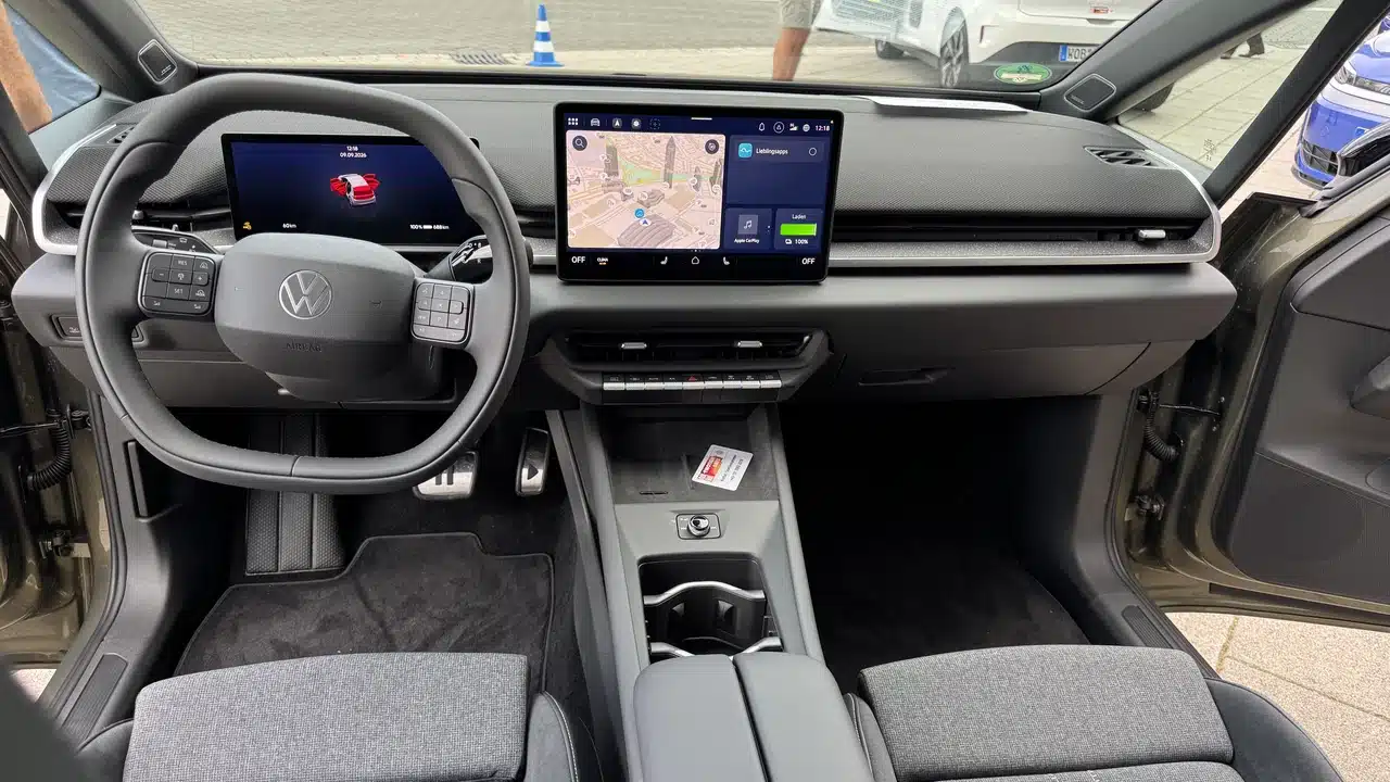 Volkswagen ID.3 Neo dashboard, steering wheel and physical cabin controls