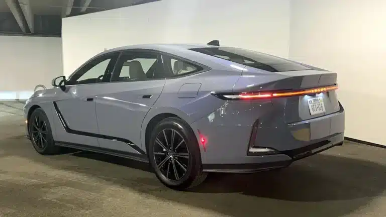 2026 Lexus ES in Wavelength